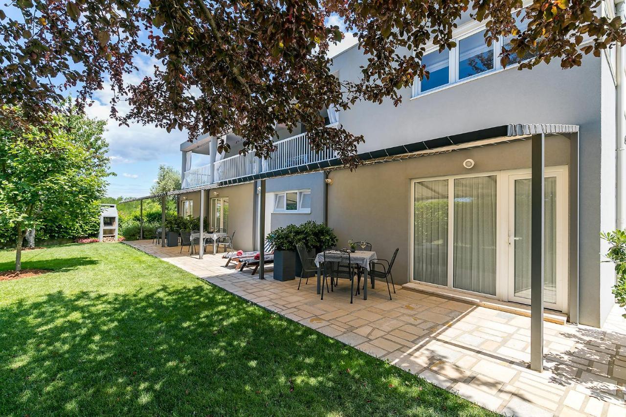 Apartments Dama Пореч Экстерьер фото
